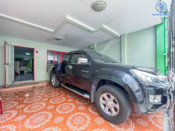 *****ทาวน์เฮ้าส์มือสองย่านนนทุบรี ม.เจ้าพระยา9 บางกรวย-ไทรน้อย เนื้อที่มากถึงเกือบ 19 ตร.ว. ฟังก์ชัน 3 ห้องนอน 2 ห้องน้ำ 1 ที่จอดรถ บนทำเลเชื่อมต่อถ.ราชพฤกษ์, ถ.กาญจนาภิเษก และถ.รัตนาธิเบศร์ เพียง 5 นาทีก็ถึงรถไฟฟ้าสายสีม่วง "สถานีบางพลู" และทางด่วน "กาญจนาภิเษก"